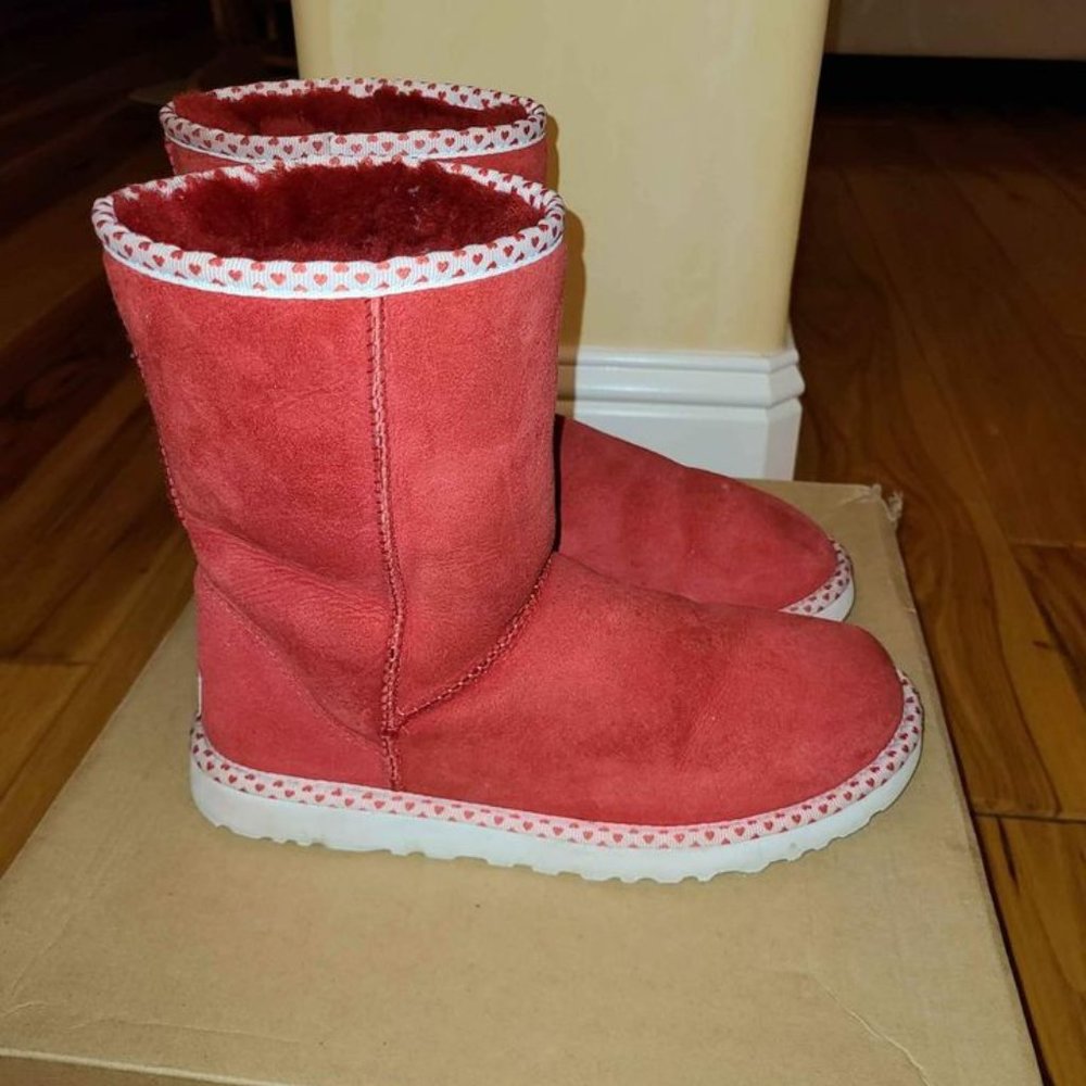 UGG Red Polka Dot Shearling Red White Winter Boots Size 9